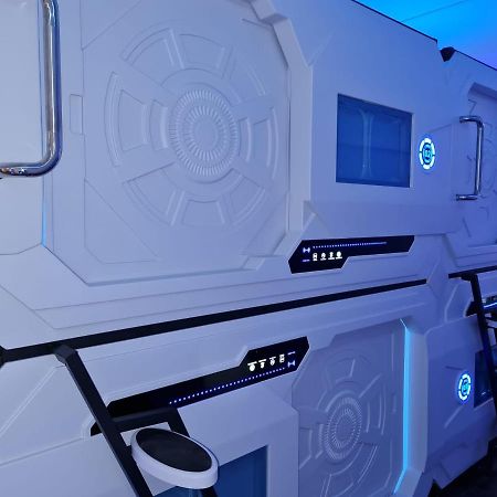 Galaxy Pods Capsule Hotel Boat Quay Singapore Esterno foto