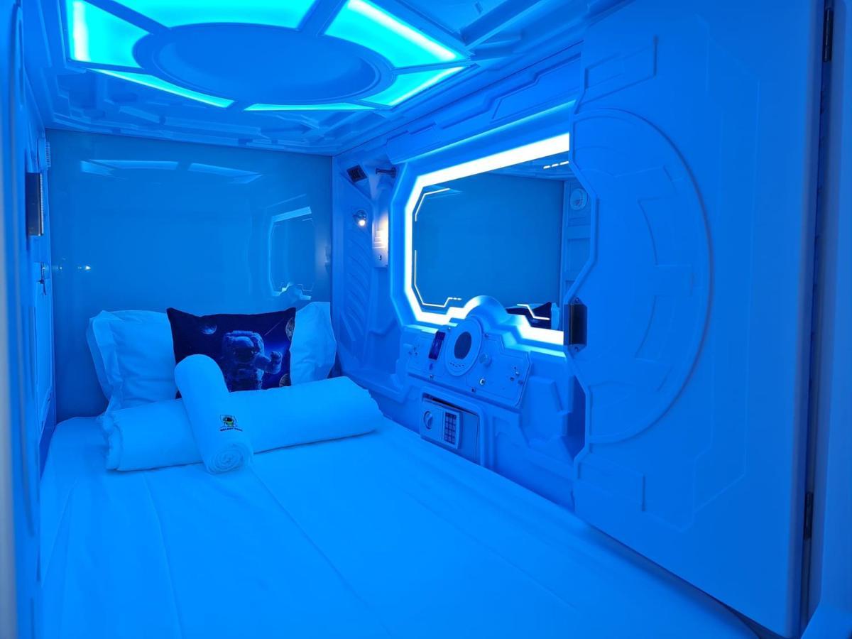 Galaxy Pods Capsule Hotel Boat Quay Singapore Esterno foto